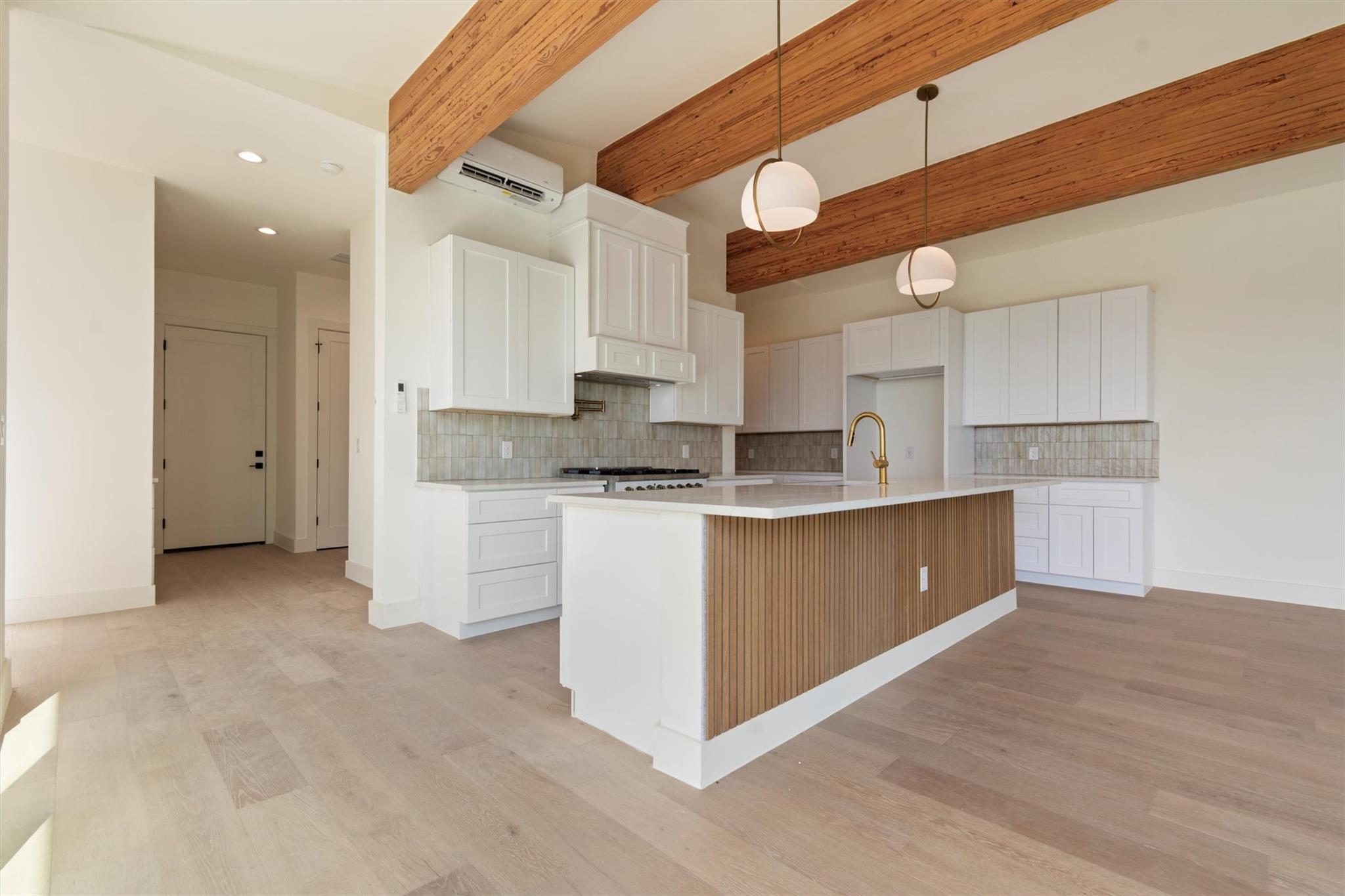 1752 Demi John Bend Rd, Canyon Lake, TX 78133