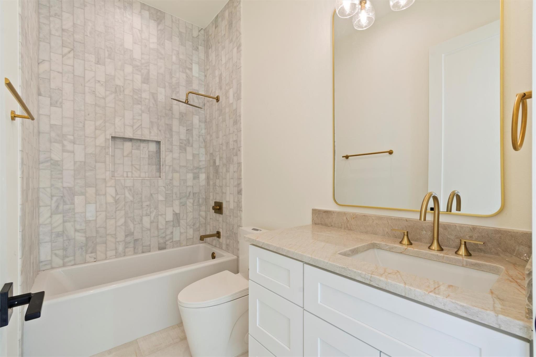 1752 Demi John Bend Rd, Canyon Lake, TX 78133