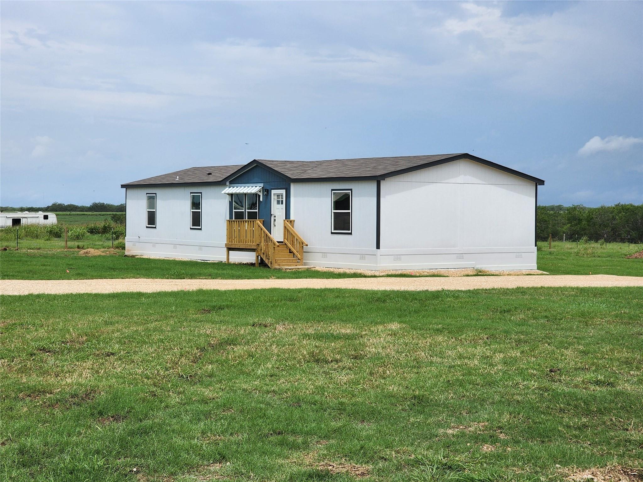 41 PR 3042, Gonzales, TX 78629