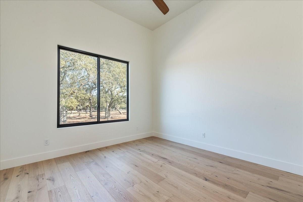 208 Stonegate Ln, Dripping Springs, TX 78620