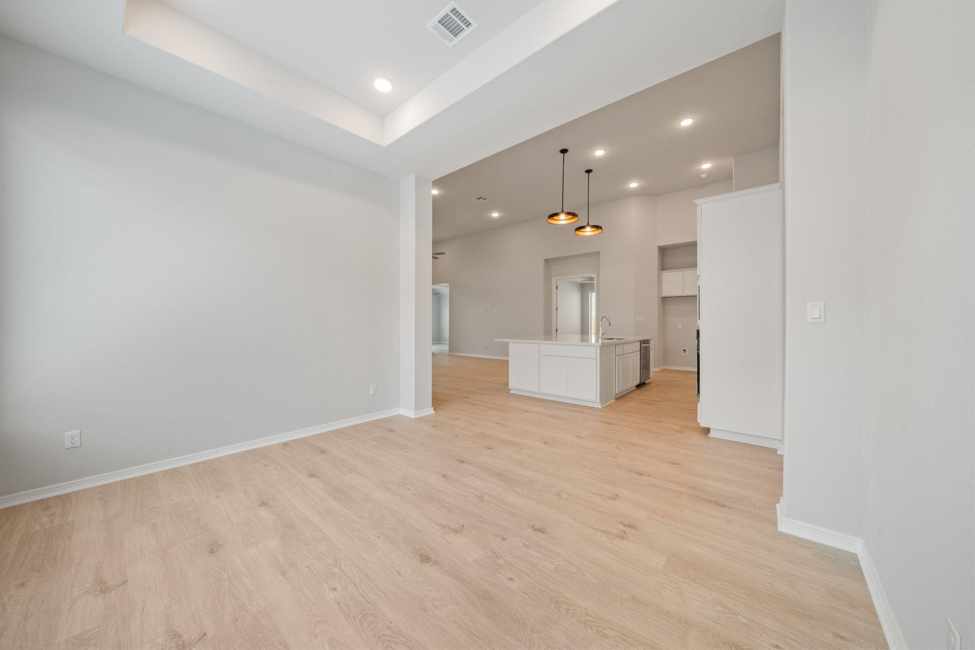 305 Five Mile Creek Way, Kyle, TX 78640