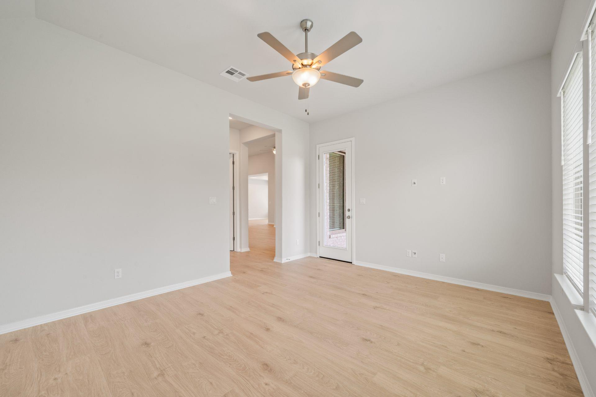 305 Five Mile Creek Way, Kyle, TX 78640