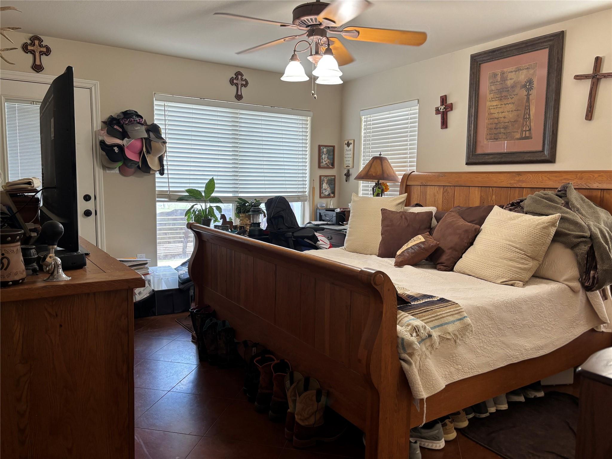 2401 County Road 130, Hutto, TX 78634