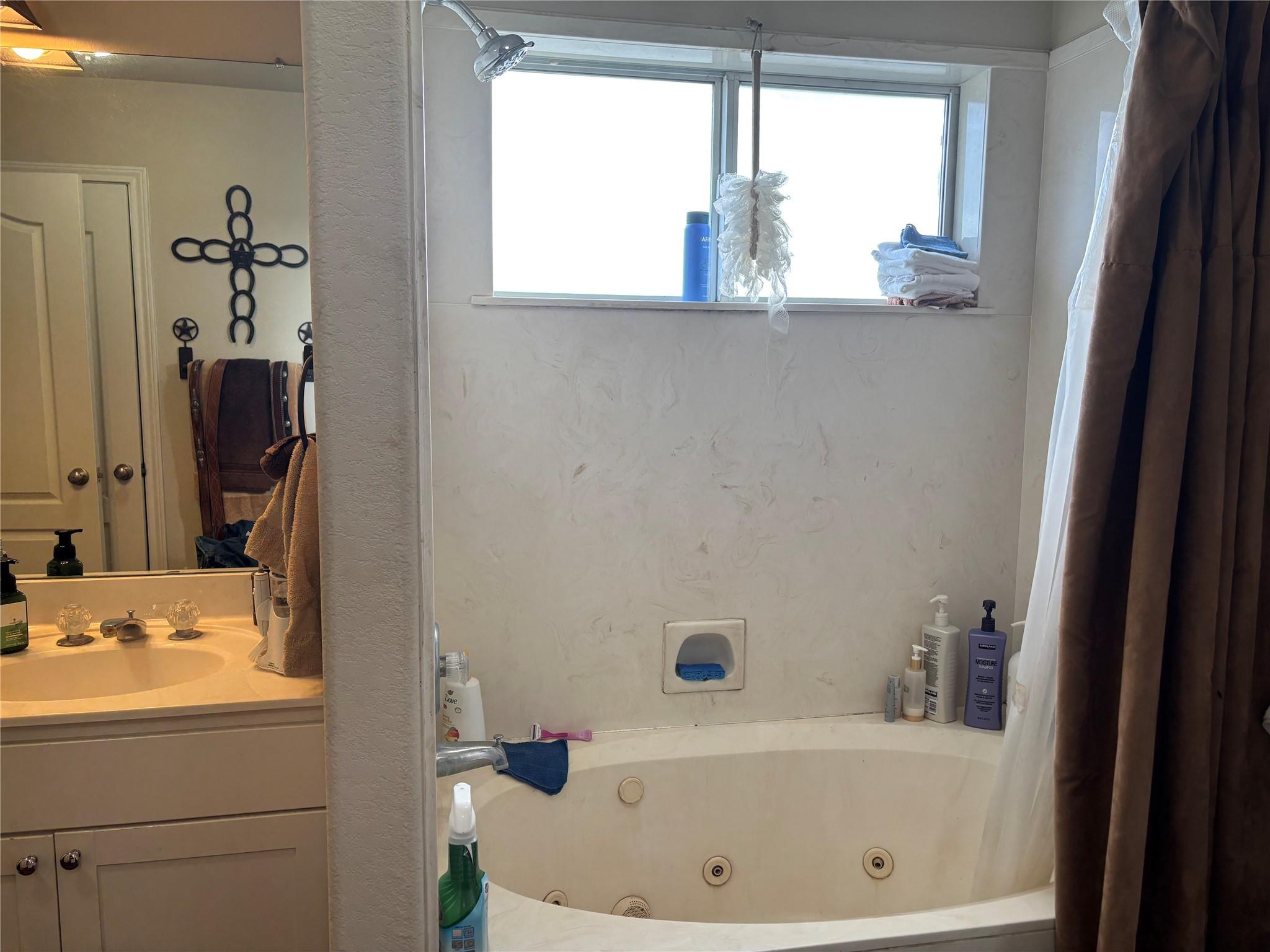 2401 County Road 130, Hutto, TX 78634