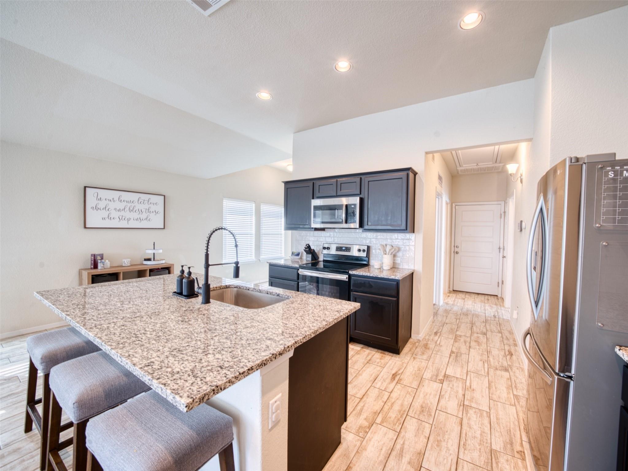 121 Saranac Dr, Elgin, TX 78621