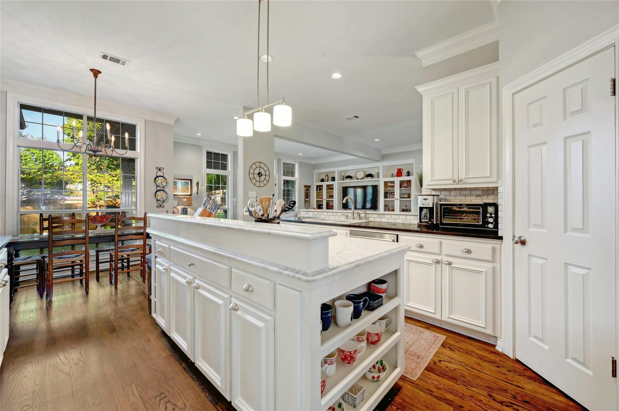 908 W 18th St, Austin, TX 78701