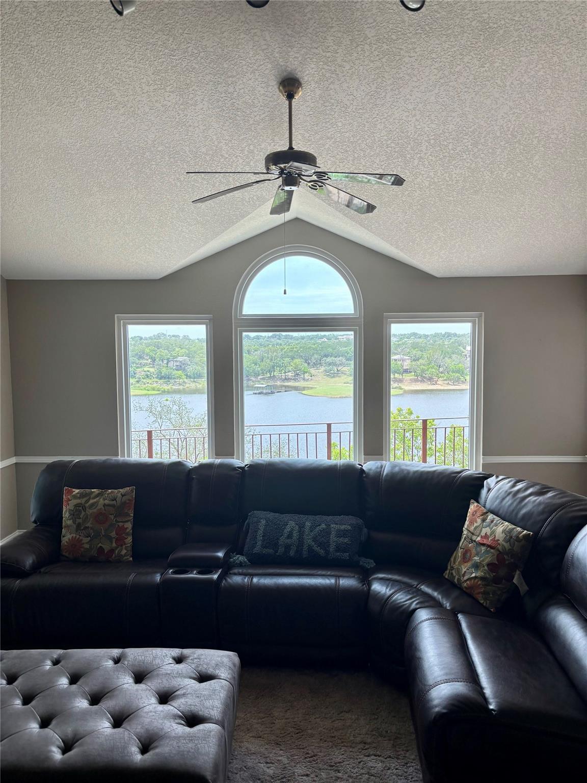 25409 Pedernales Point Dr, Spicewood, TX 78669