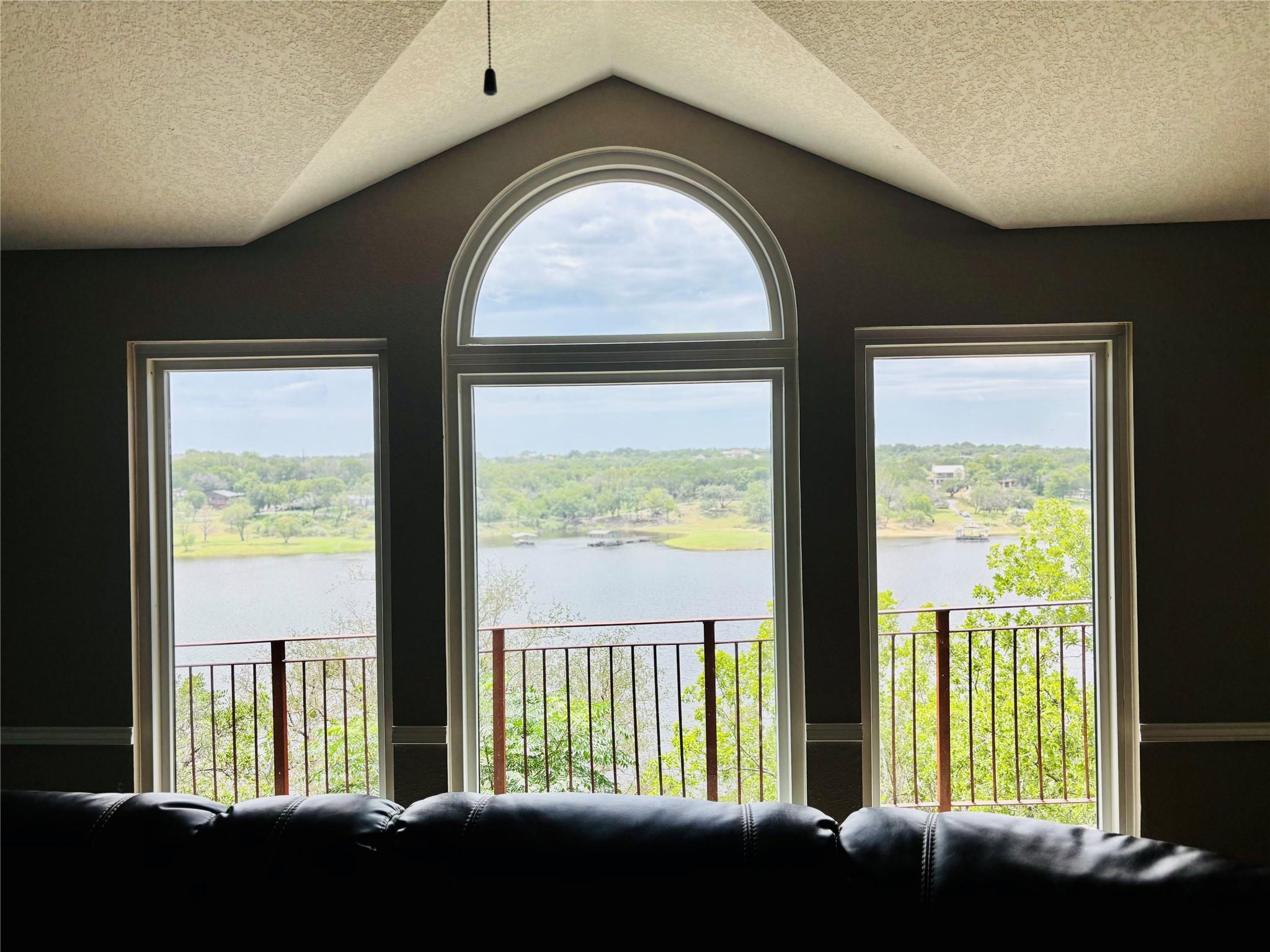 25409 Pedernales Point Dr, Spicewood, TX 78669