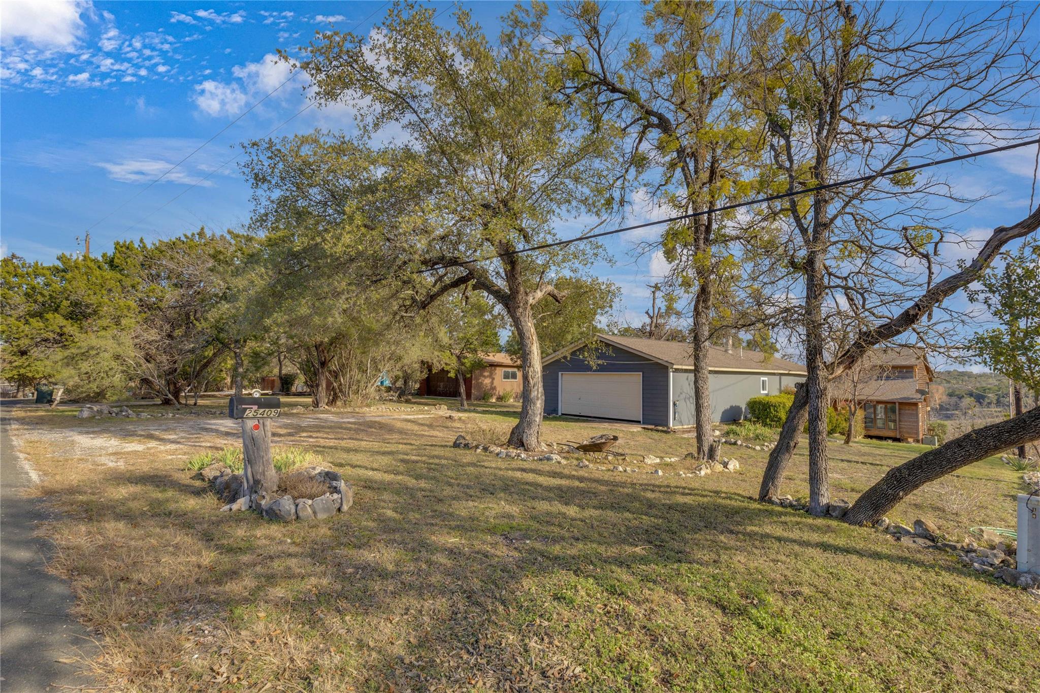 25409 Pedernales Point Dr, Spicewood, TX 78669