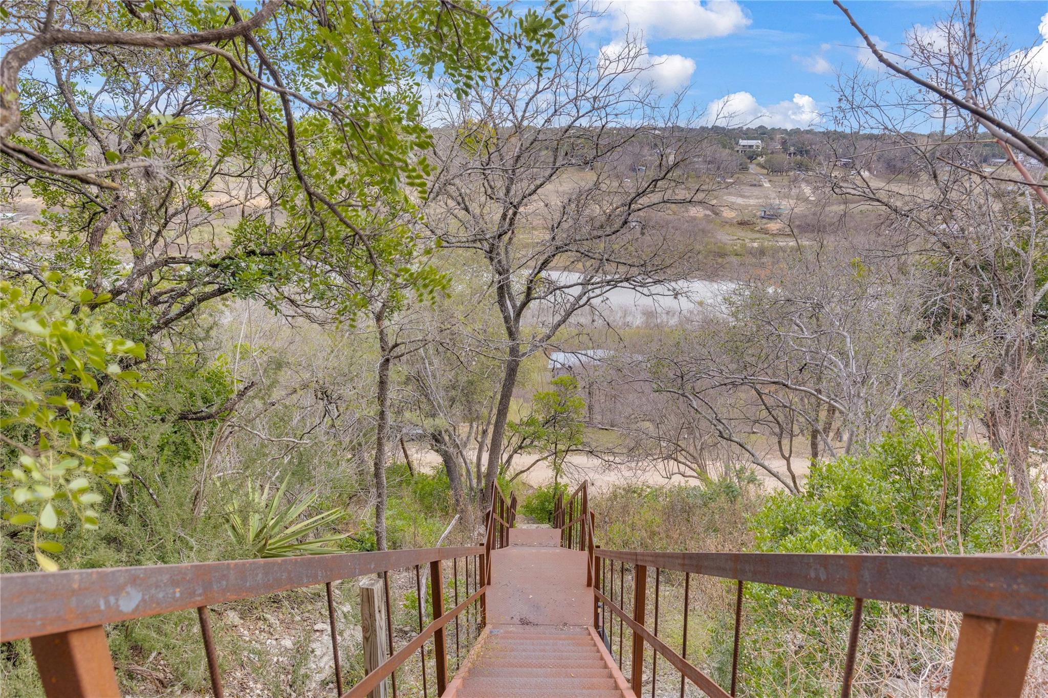 25409 Pedernales Point Dr, Spicewood, TX 78669