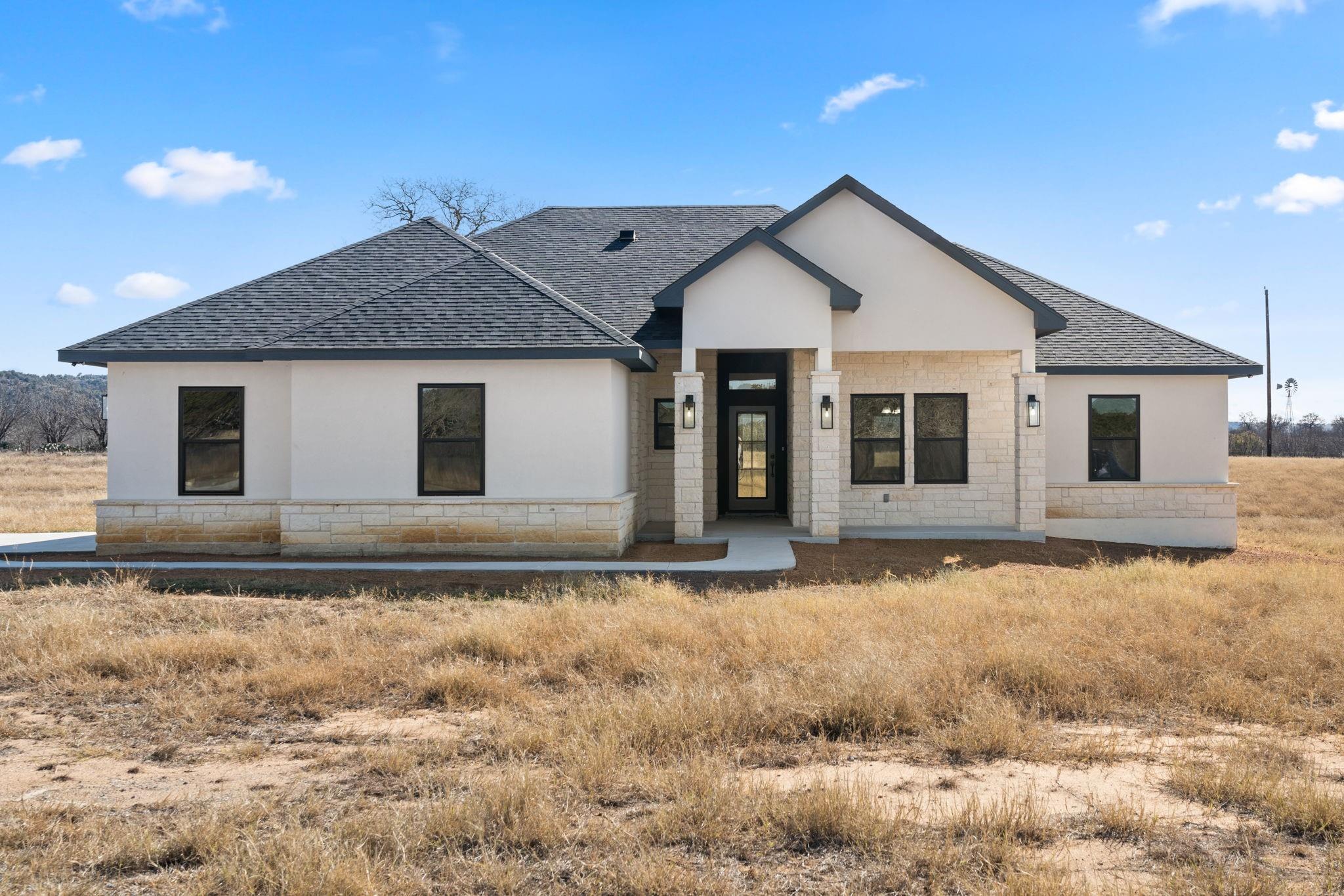 211 Lone Oak Dr, Burnet, TX 78611