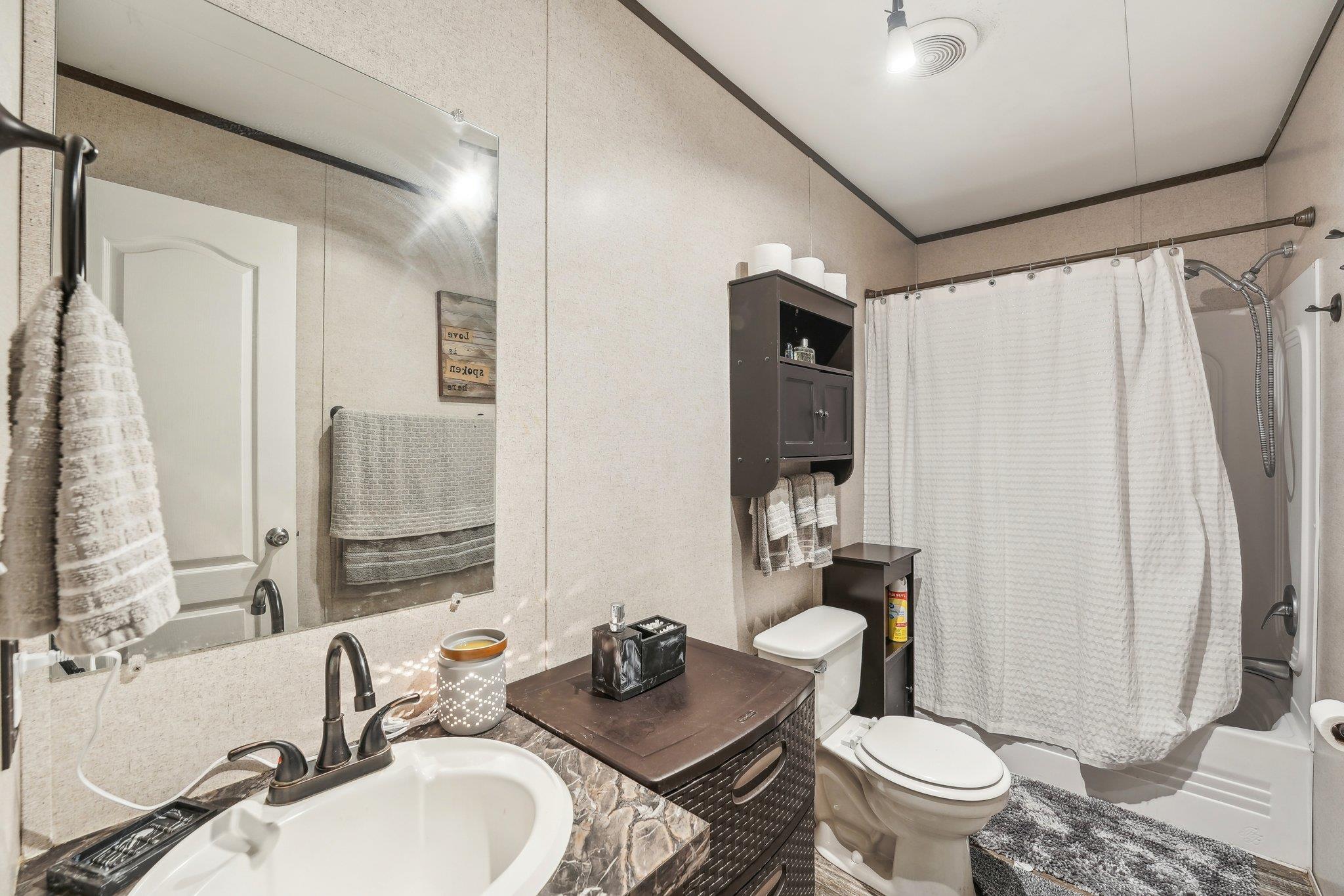837 Southwood Dr, Cottonwood Shores, TX 78657