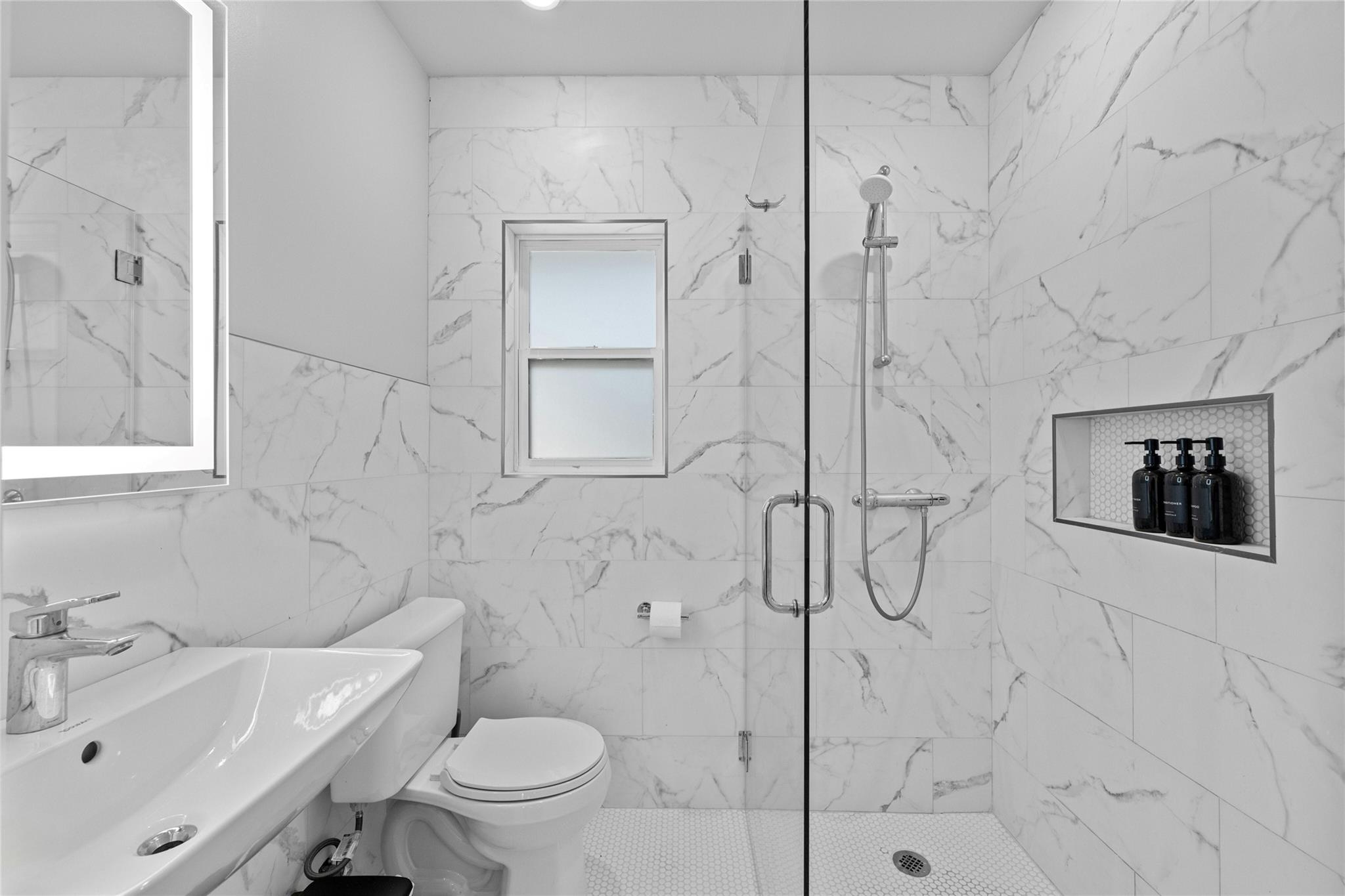 2201 Leon St # D, Austin, TX 78705