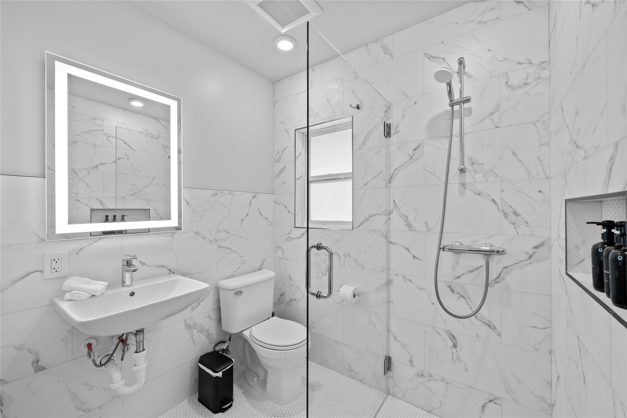 2201 Leon St # D, Austin, TX 78705