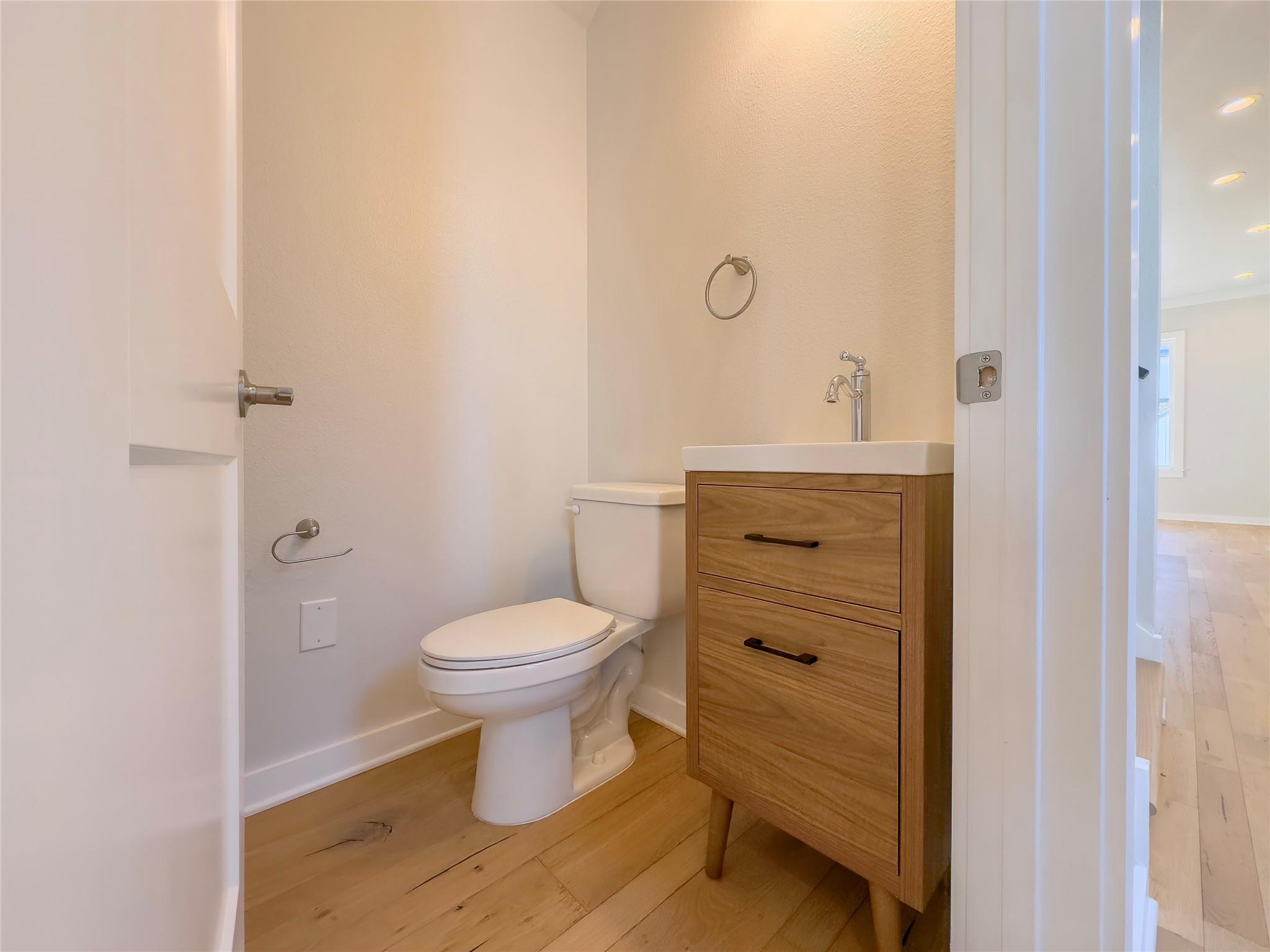 2400 Bruin Dr # 27, Spicewood, TX 78669