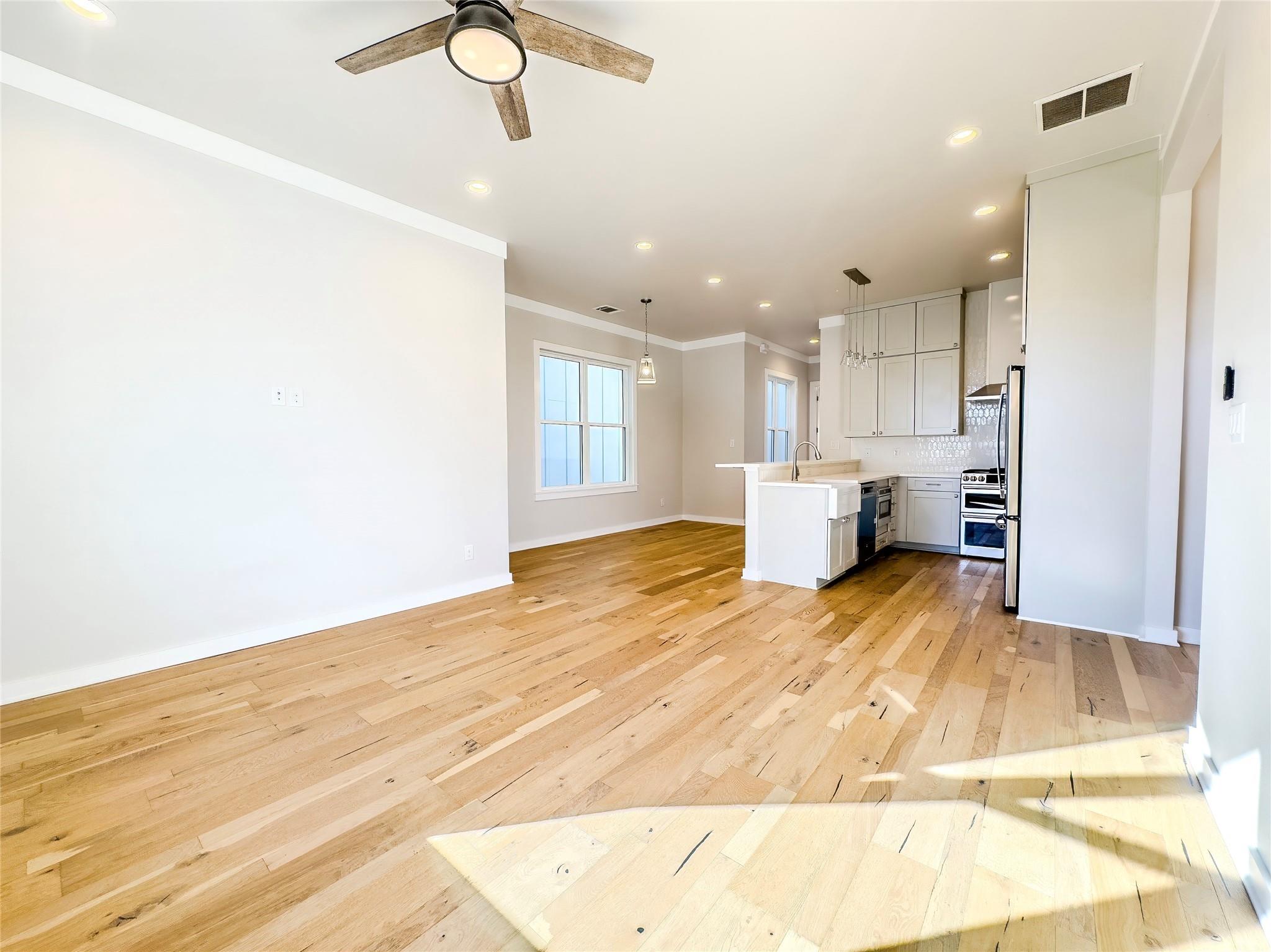 2400 Bruin Dr # 27, Spicewood, TX 78669