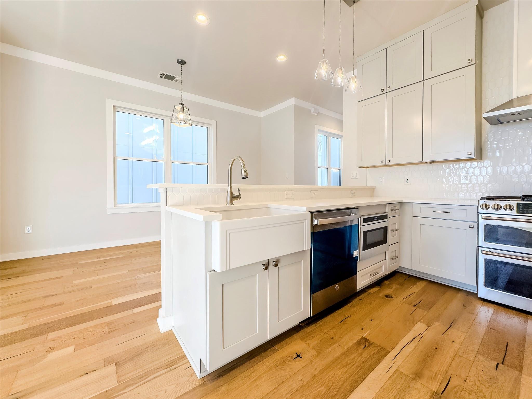 2400 Bruin Dr # 27, Spicewood, TX 78669