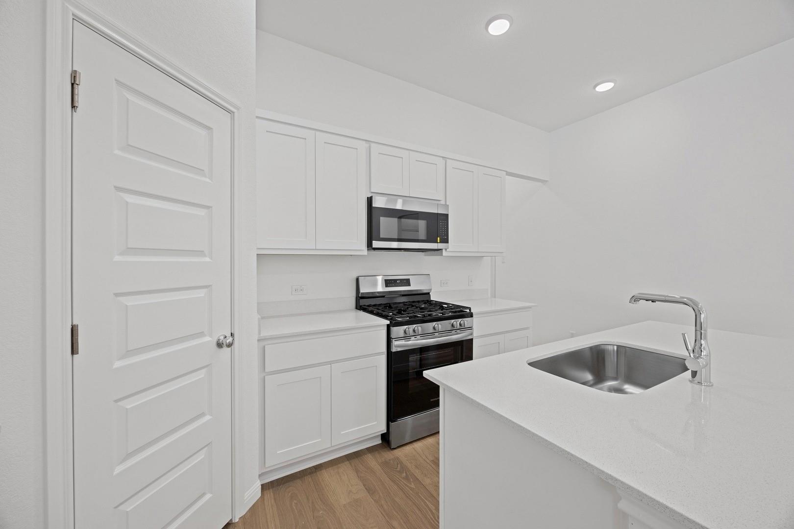 305 Bendecido Loop, Elgin, TX 78621