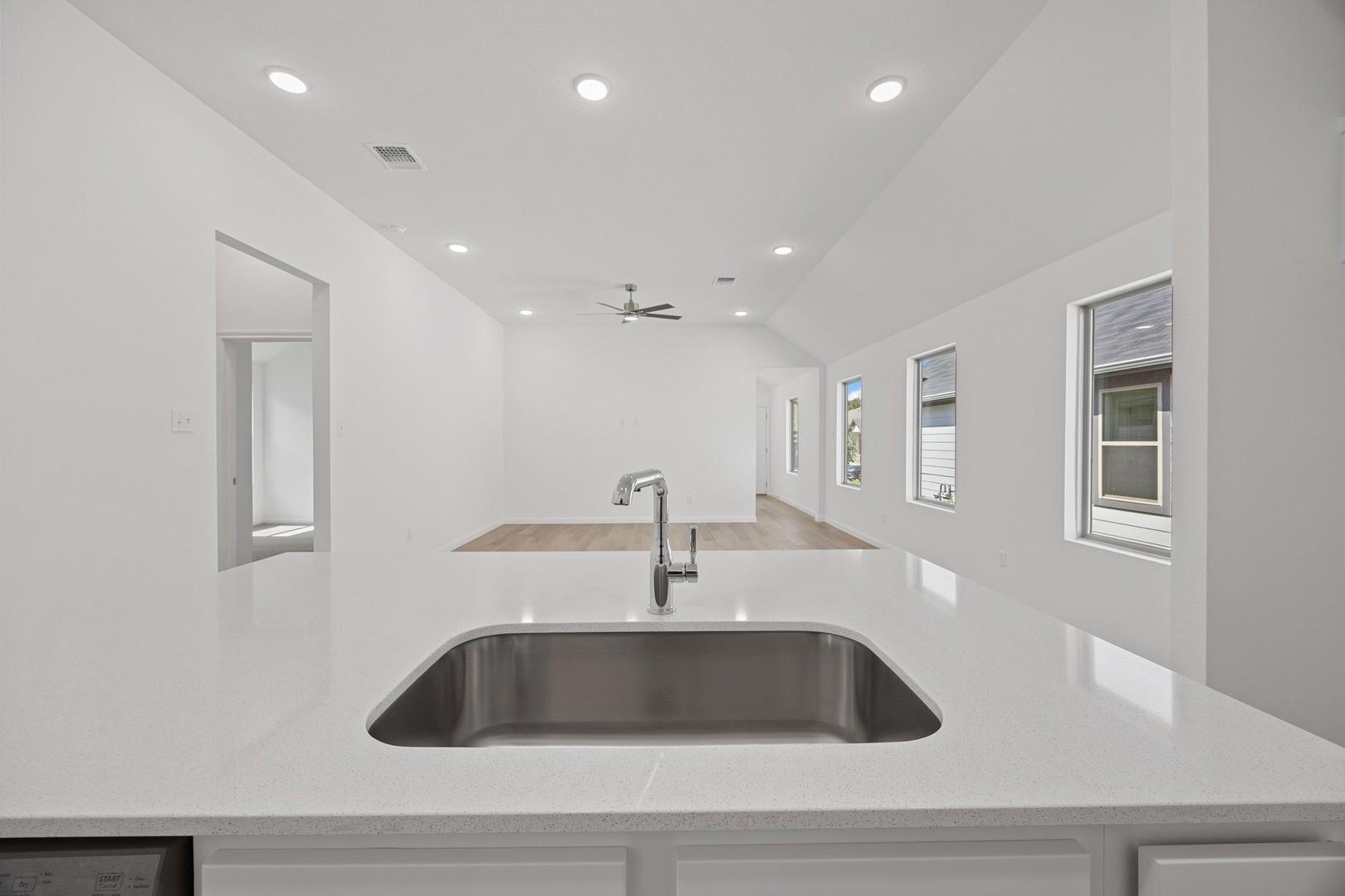 305 Bendecido Loop, Elgin, TX 78621