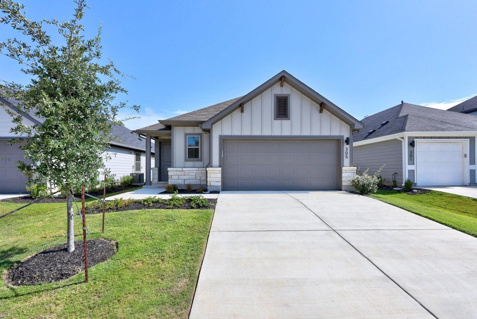 305 Bendecido Loop, Elgin, TX 78621