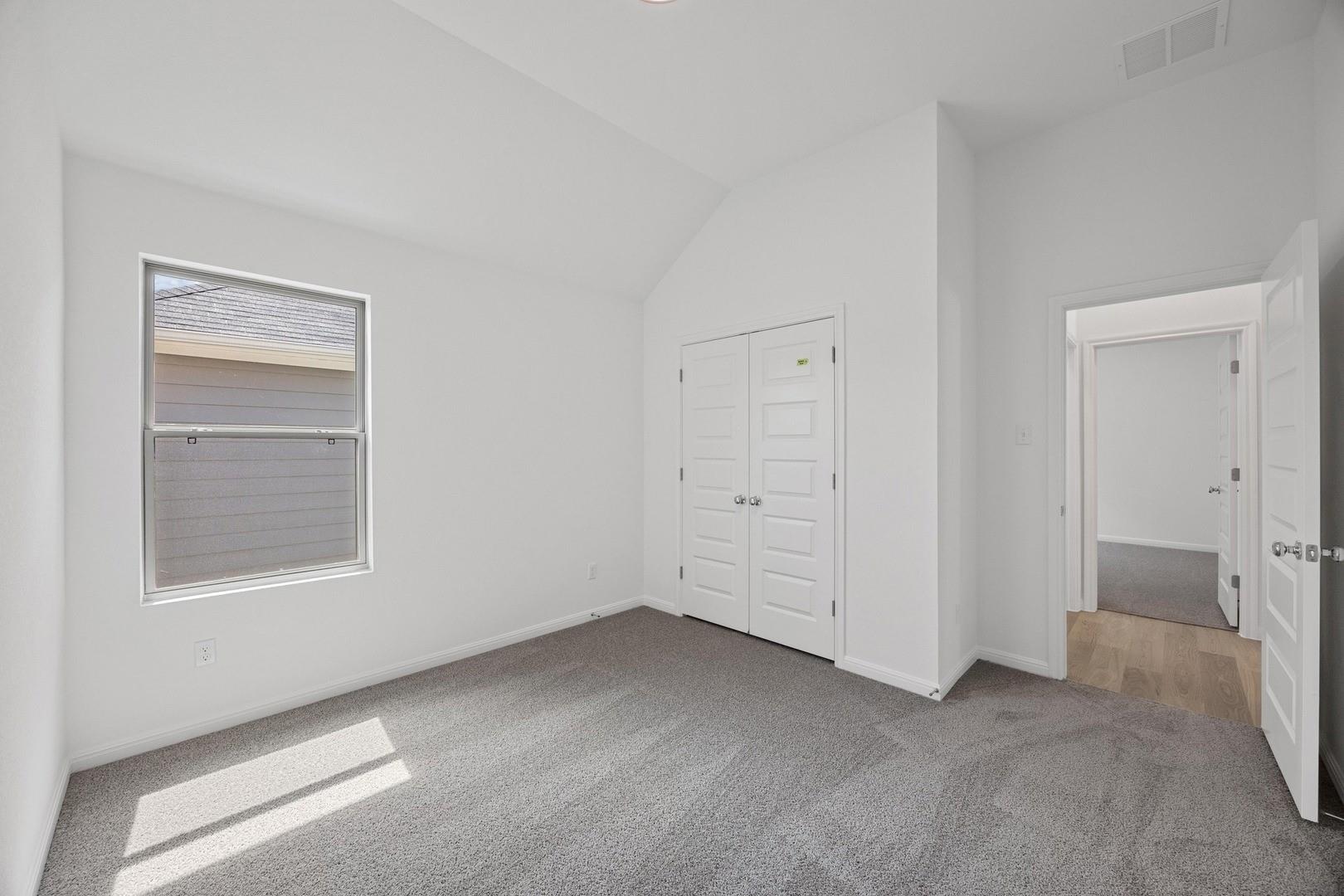 305 Bendecido Loop, Elgin, TX 78621