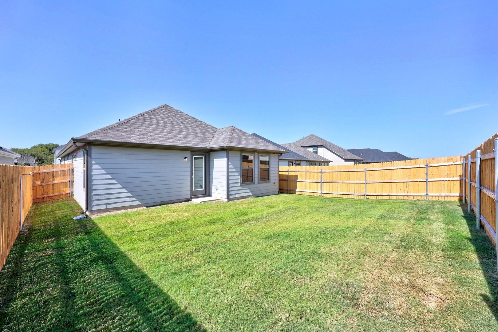 305 Bendecido Loop, Elgin, TX 78621