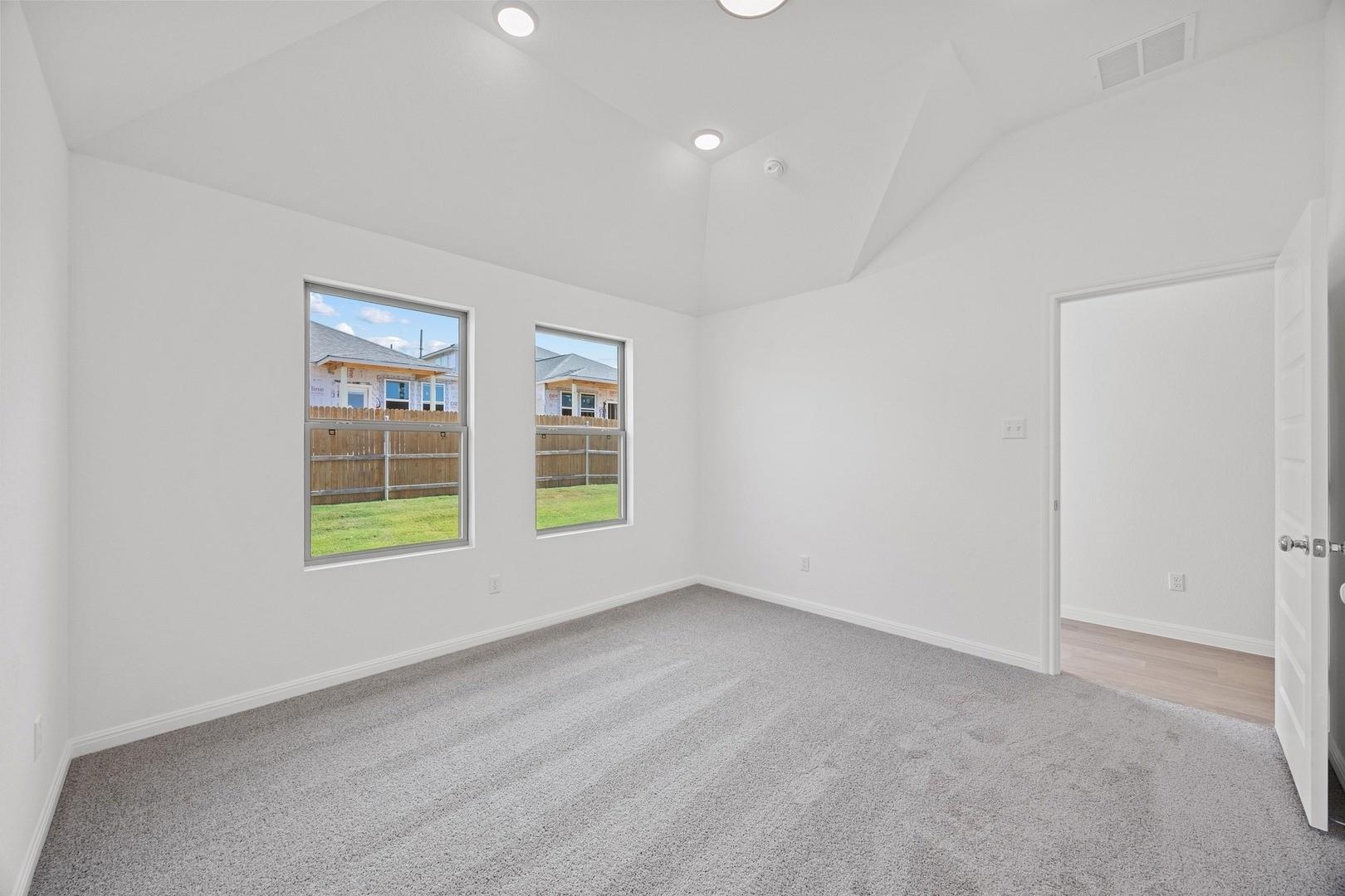 305 Bendecido Loop, Elgin, TX 78621