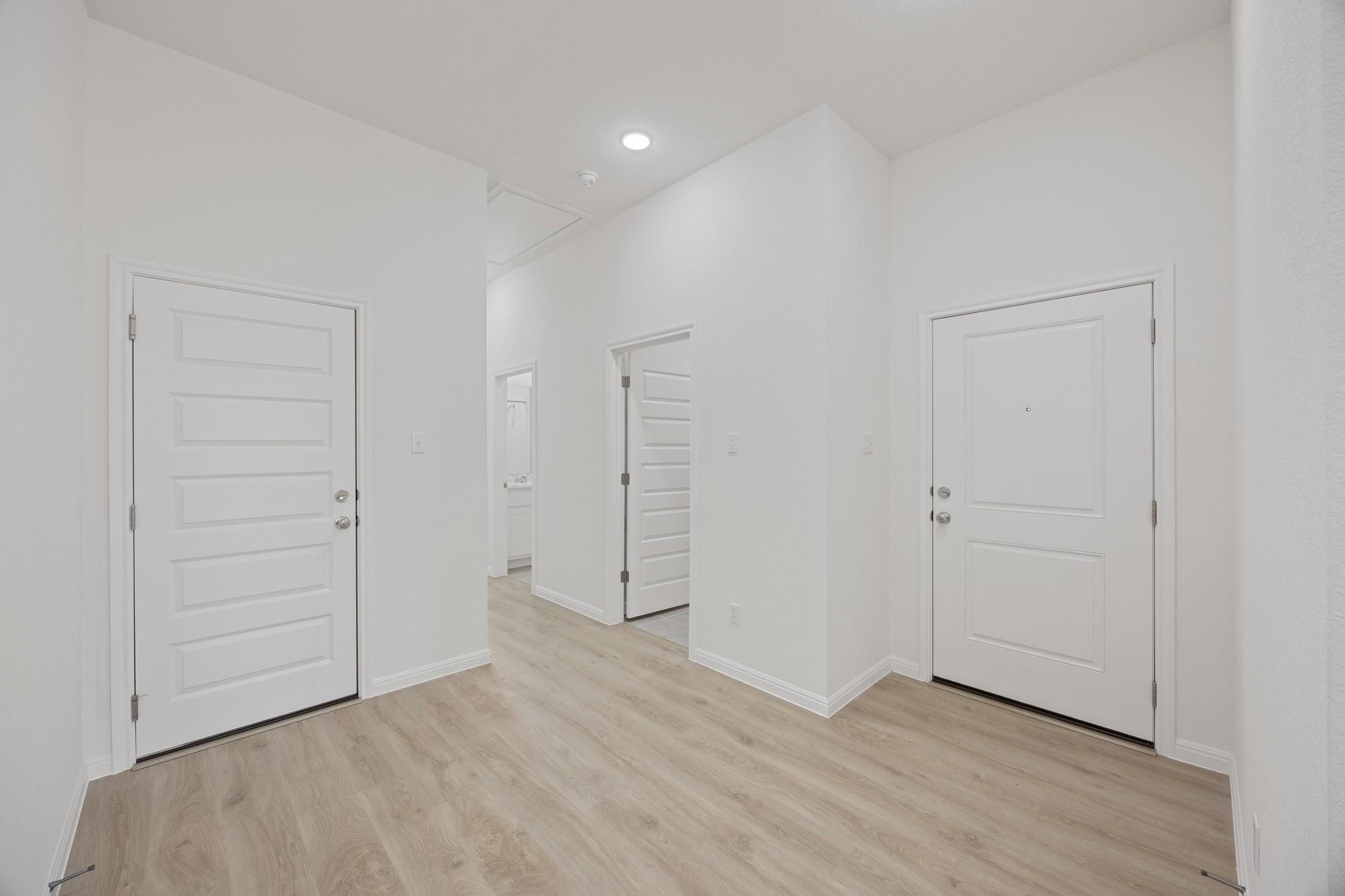 327 Bendecido Loop, Elgin, TX 78621