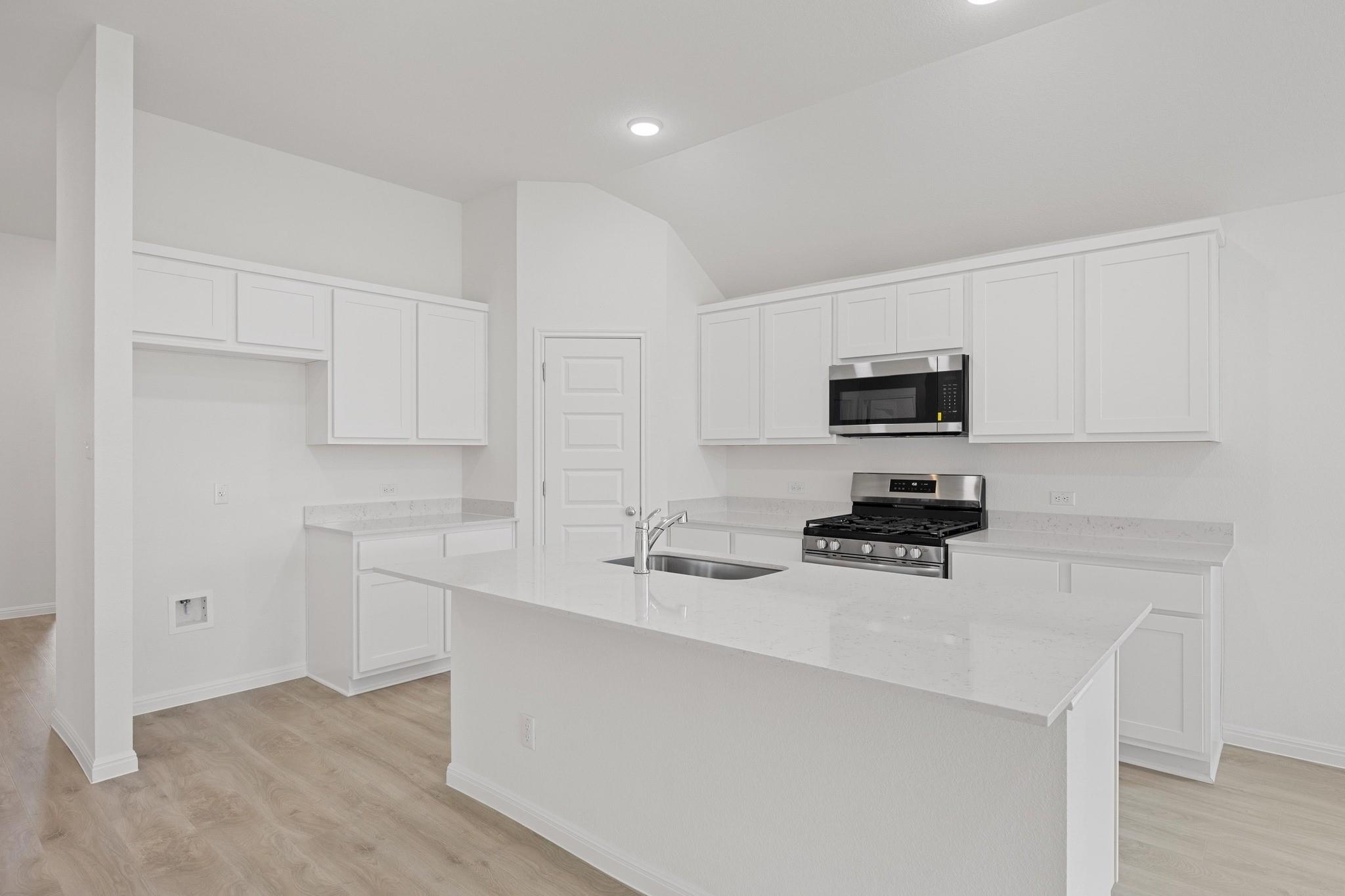 327 Bendecido Loop, Elgin, TX 78621