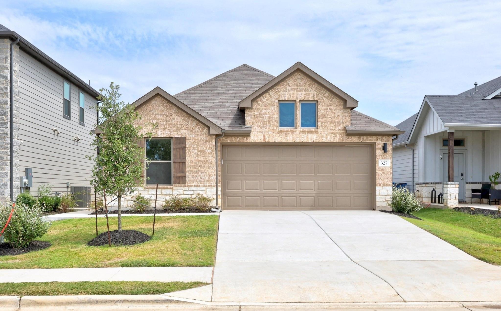 327 Bendecido Loop, Elgin, TX 78621