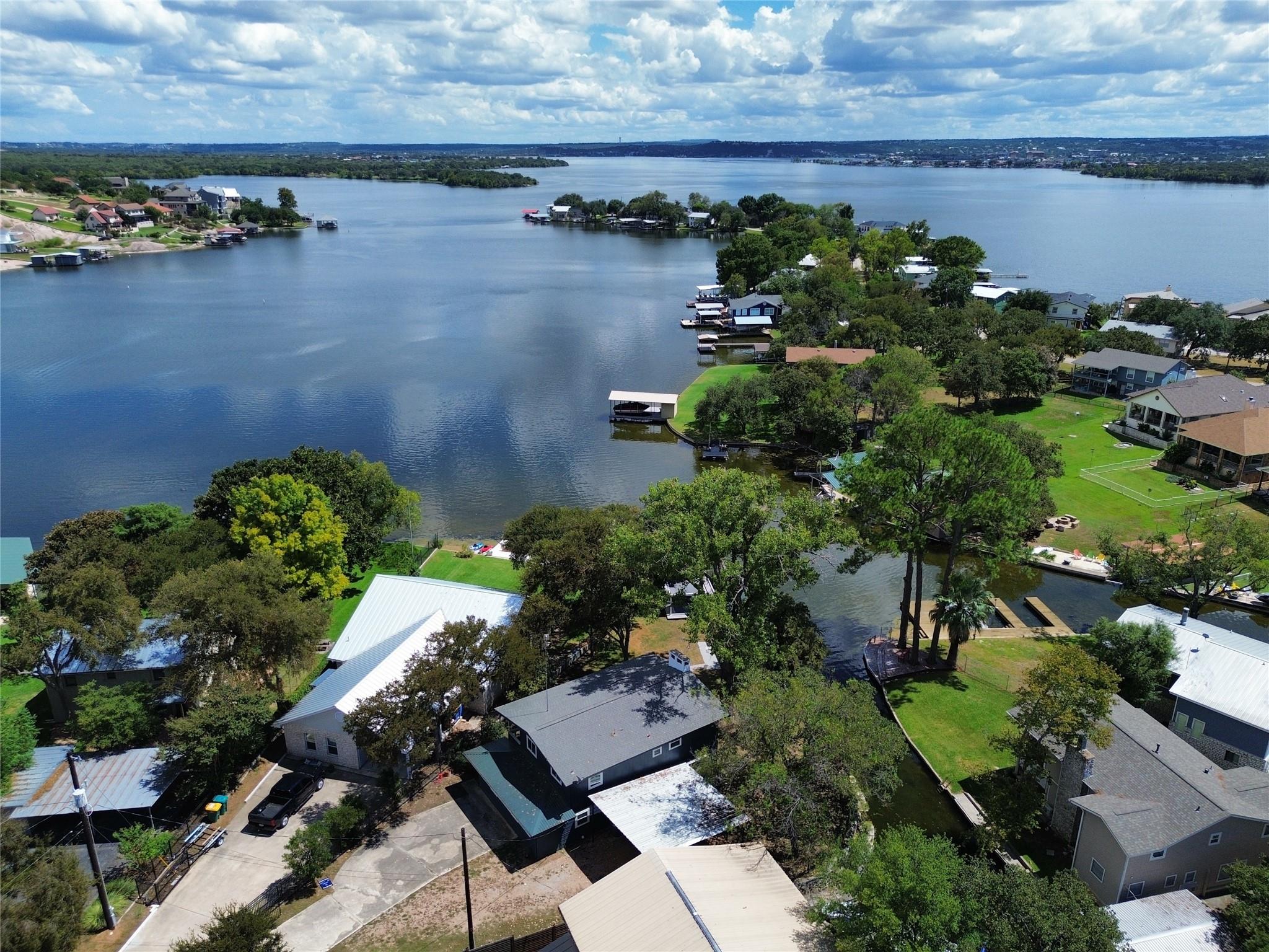 614 E Briarway Dr, Granite Shoals, TX 78654