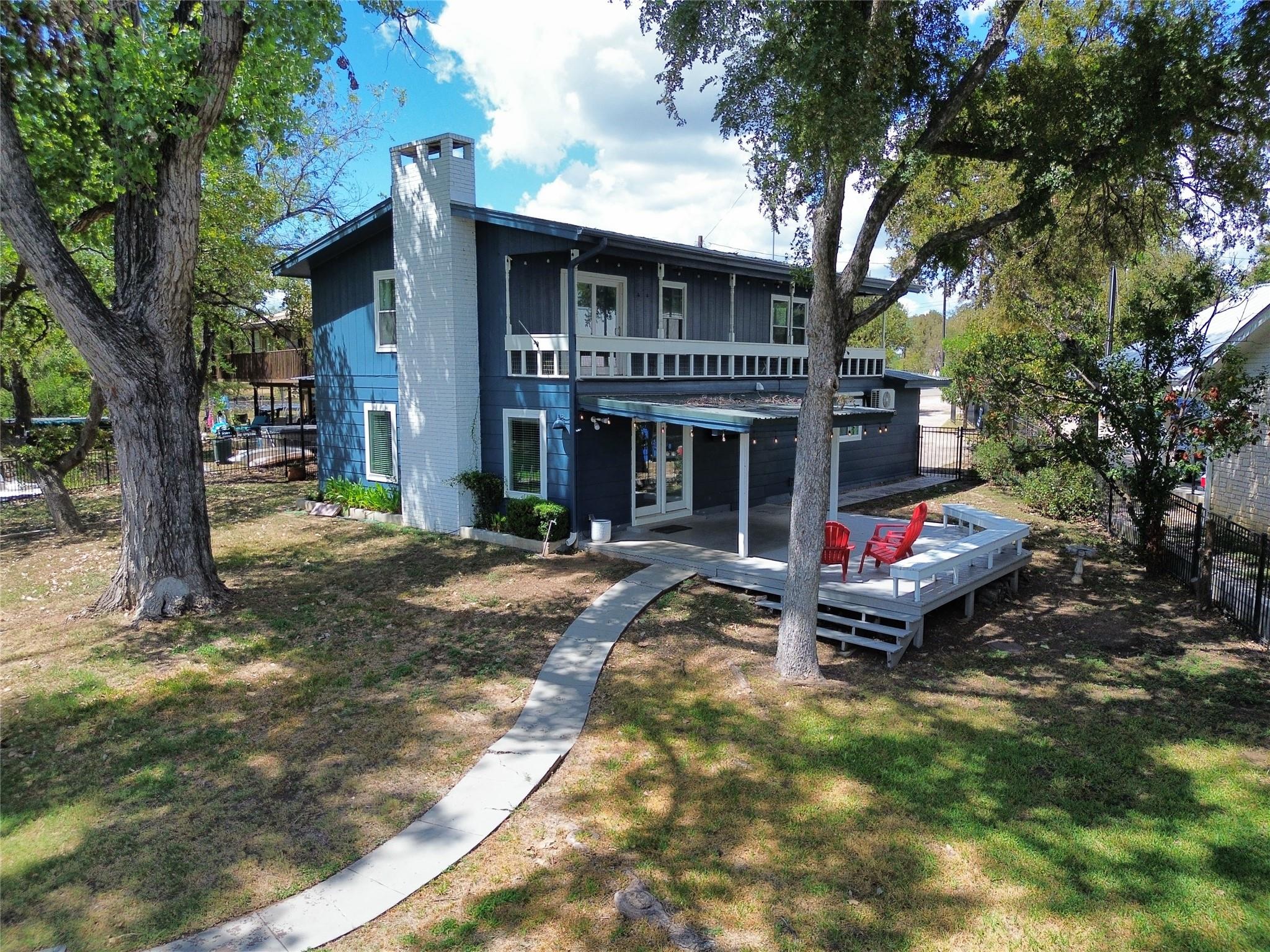 614 E Briarway Dr, Granite Shoals, TX 78654