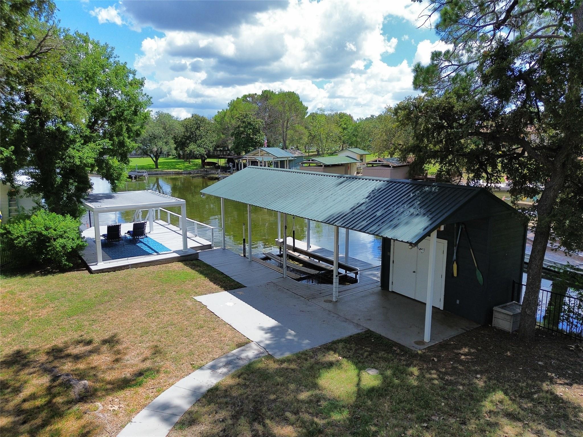 614 E Briarway Dr, Granite Shoals, TX 78654
