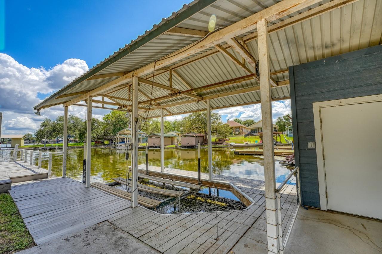 614 E Briarway Dr, Granite Shoals, TX 78654
