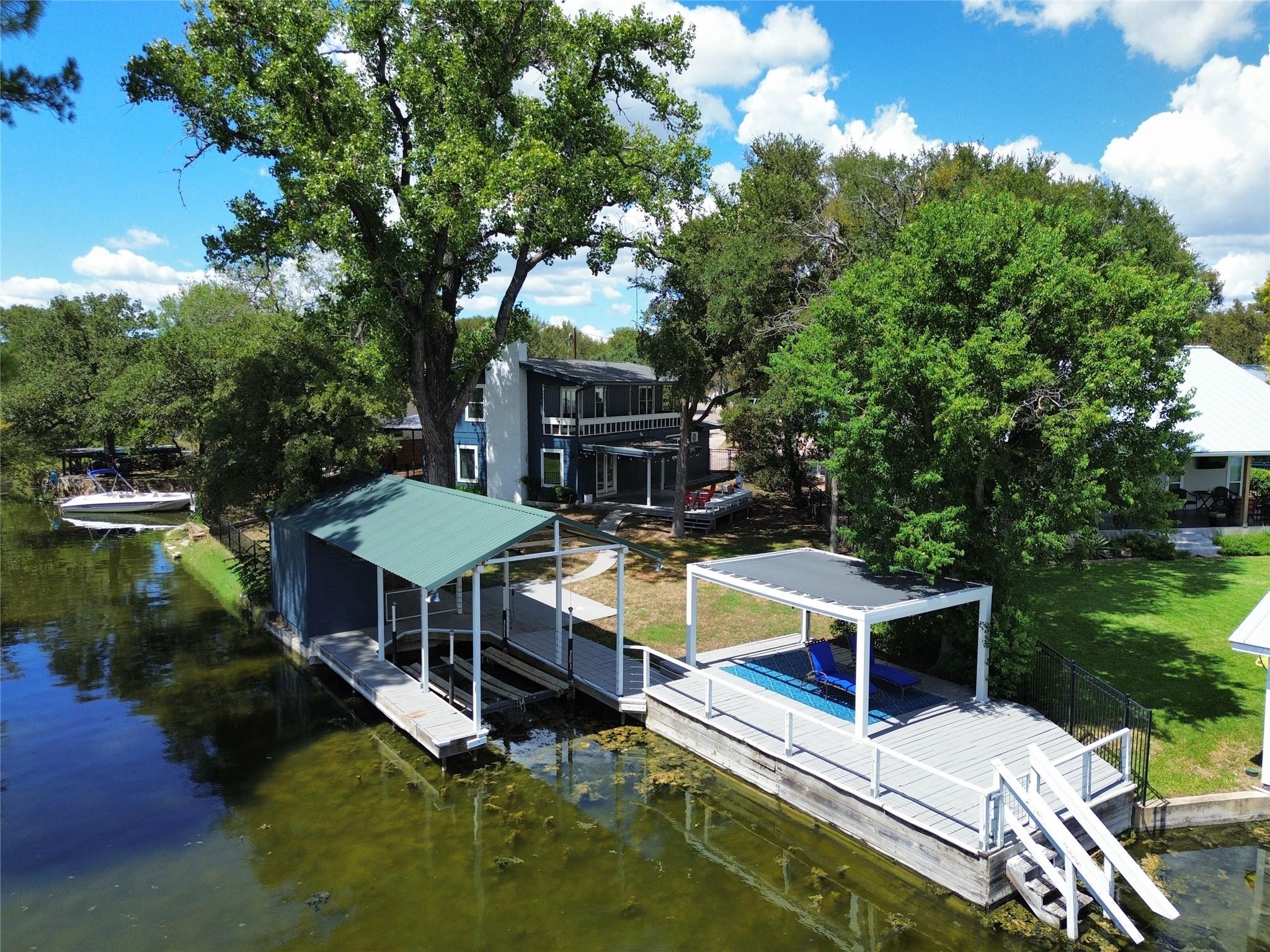 614 E Briarway Dr, Granite Shoals, TX 78654