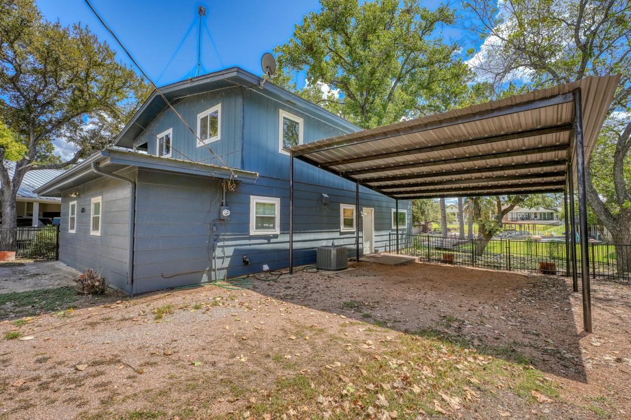 614 E Briarway Dr, Granite Shoals, TX 78654