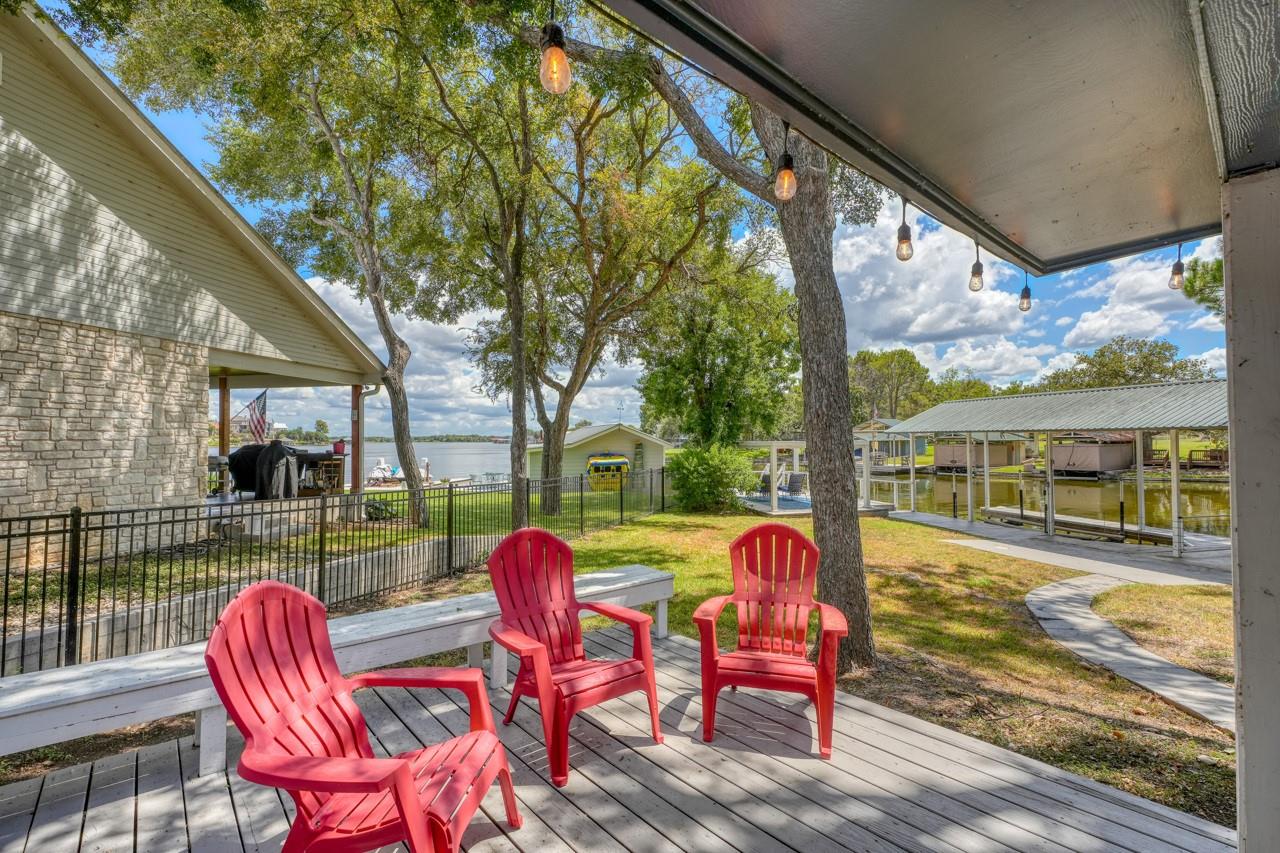 614 E Briarway Dr, Granite Shoals, TX 78654