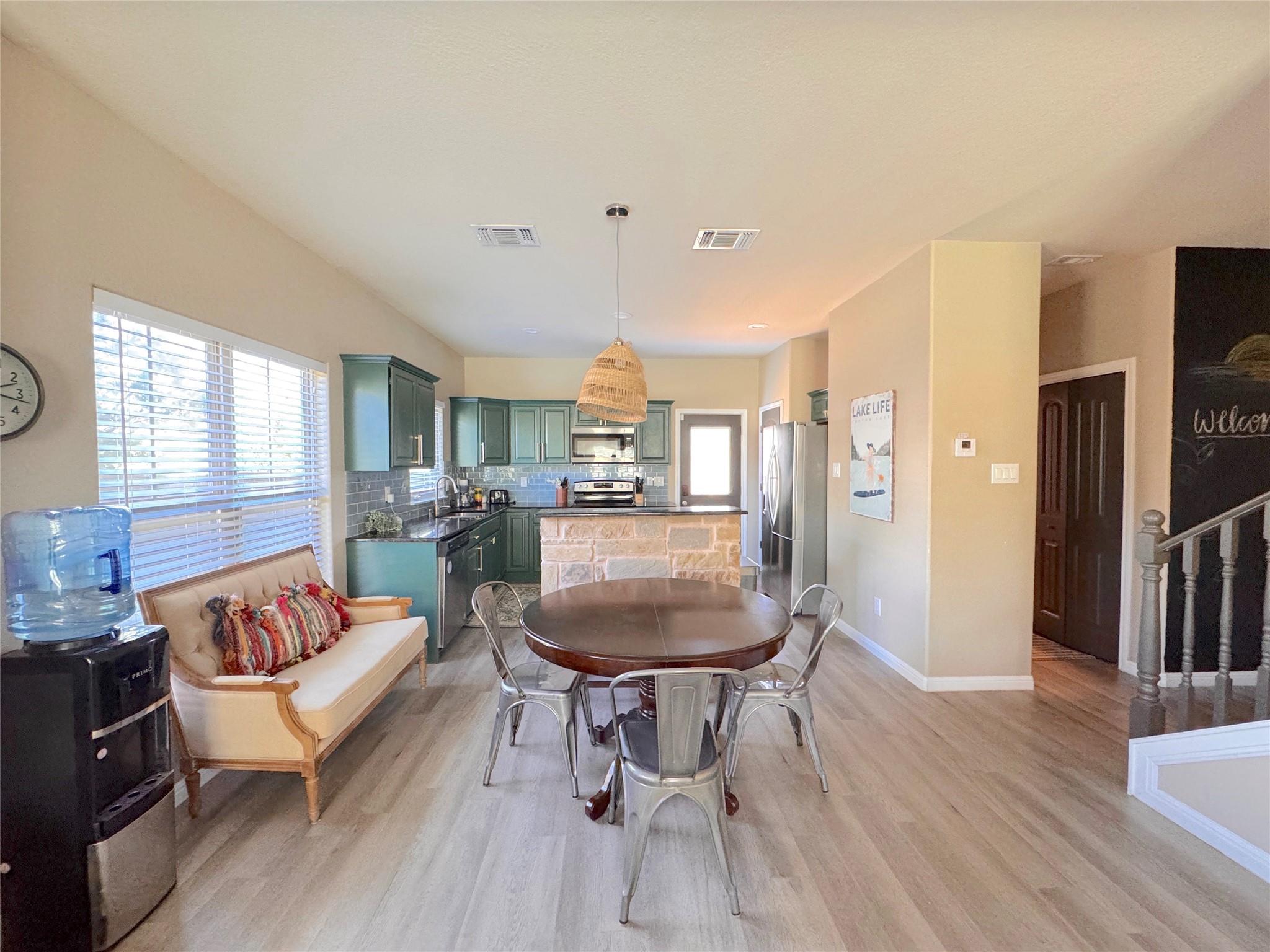 1009 Eagle Flight Dr, Canyon Lake, TX 78133