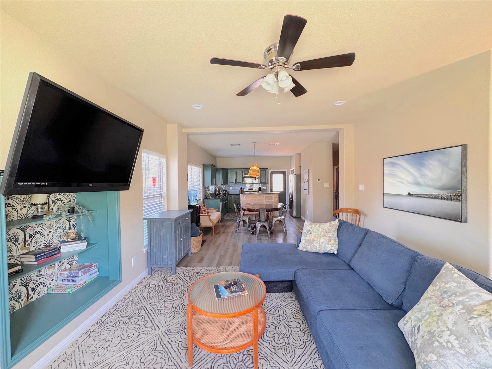 1009 Eagle Flight Dr, Canyon Lake, TX 78133