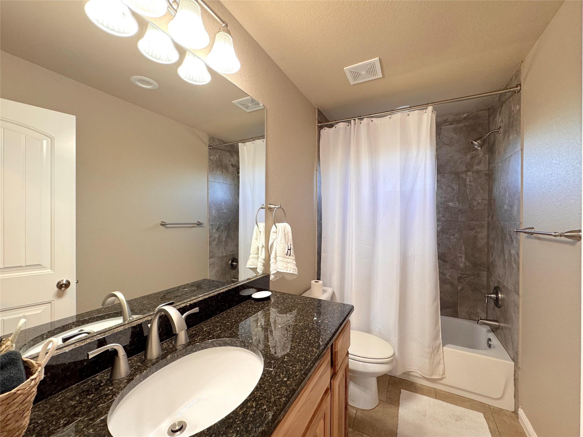 1009 Eagle Flight Dr, Canyon Lake, TX 78133