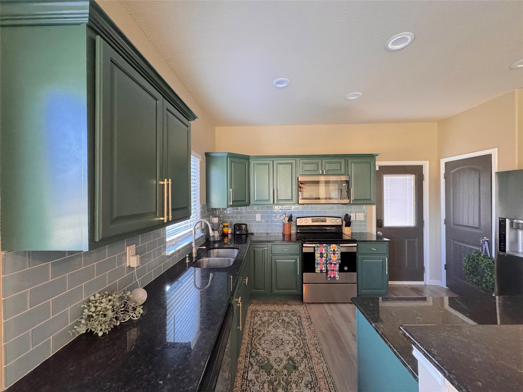 1009 Eagle Flight Dr, Canyon Lake, TX 78133