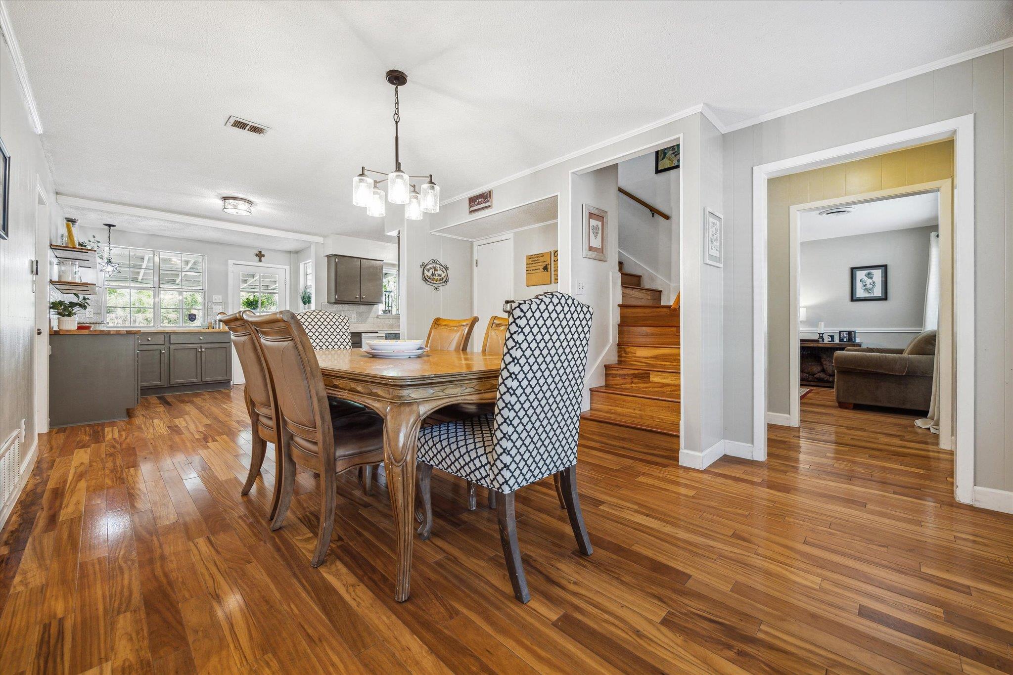 2502 Spruceleaf Cir, Austin, TX 78757
