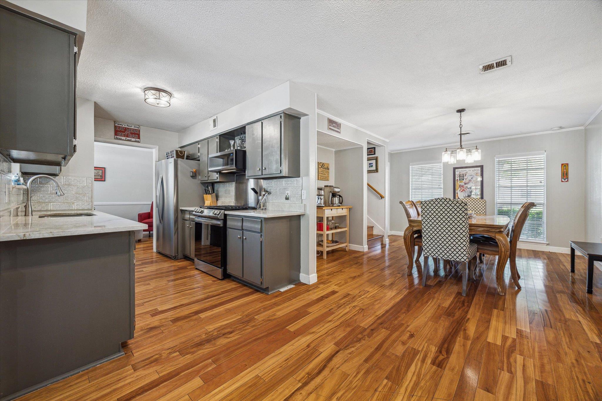 2502 Spruceleaf Cir, Austin, TX 78757