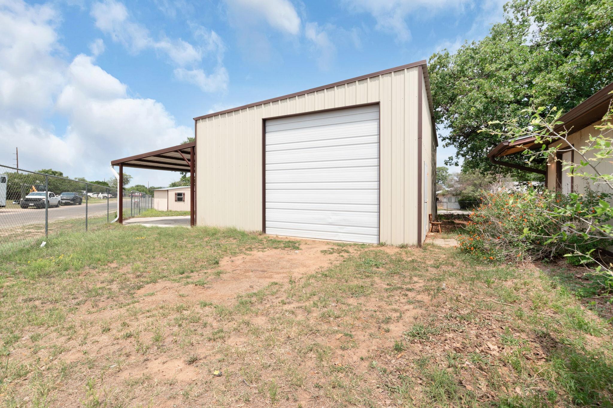 2025 Forest Trl, Kingsland, TX 78639