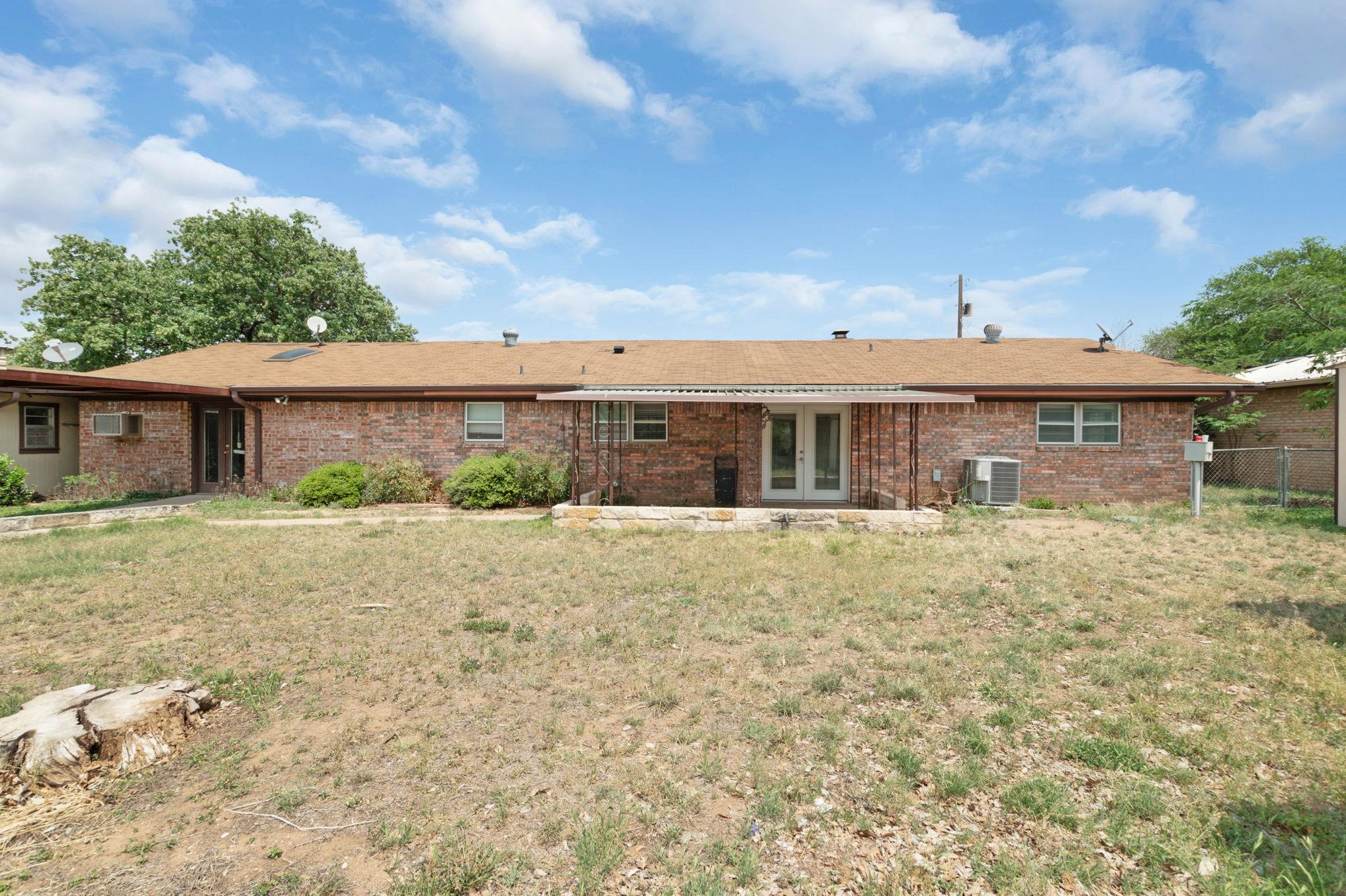 2025 Forest Trl, Kingsland, TX 78639