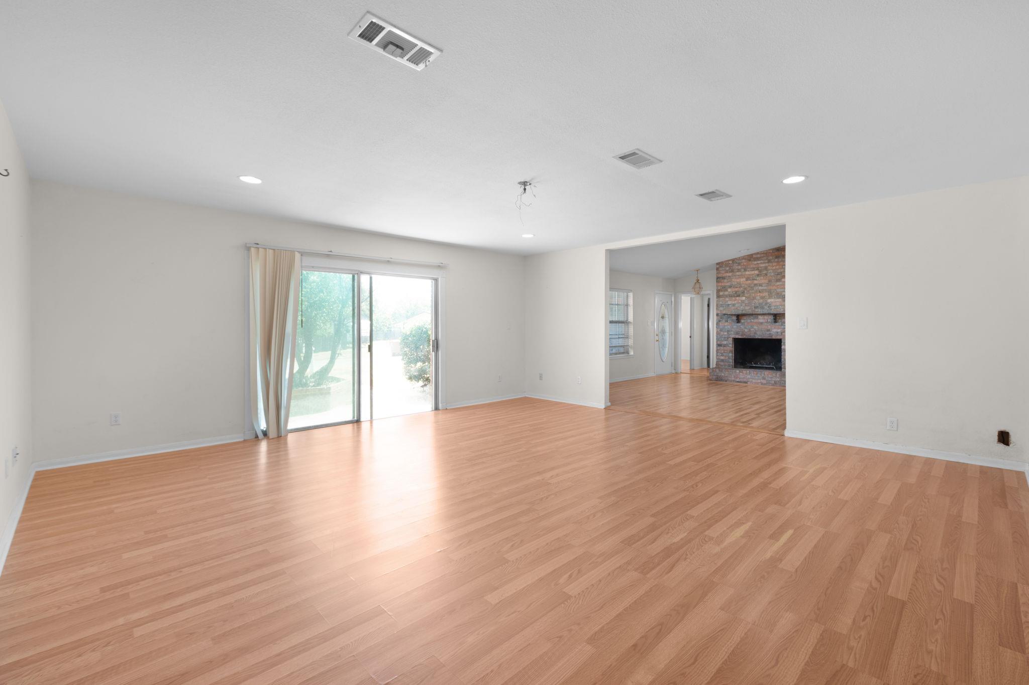 2025 Forest Trl, Kingsland, TX 78639