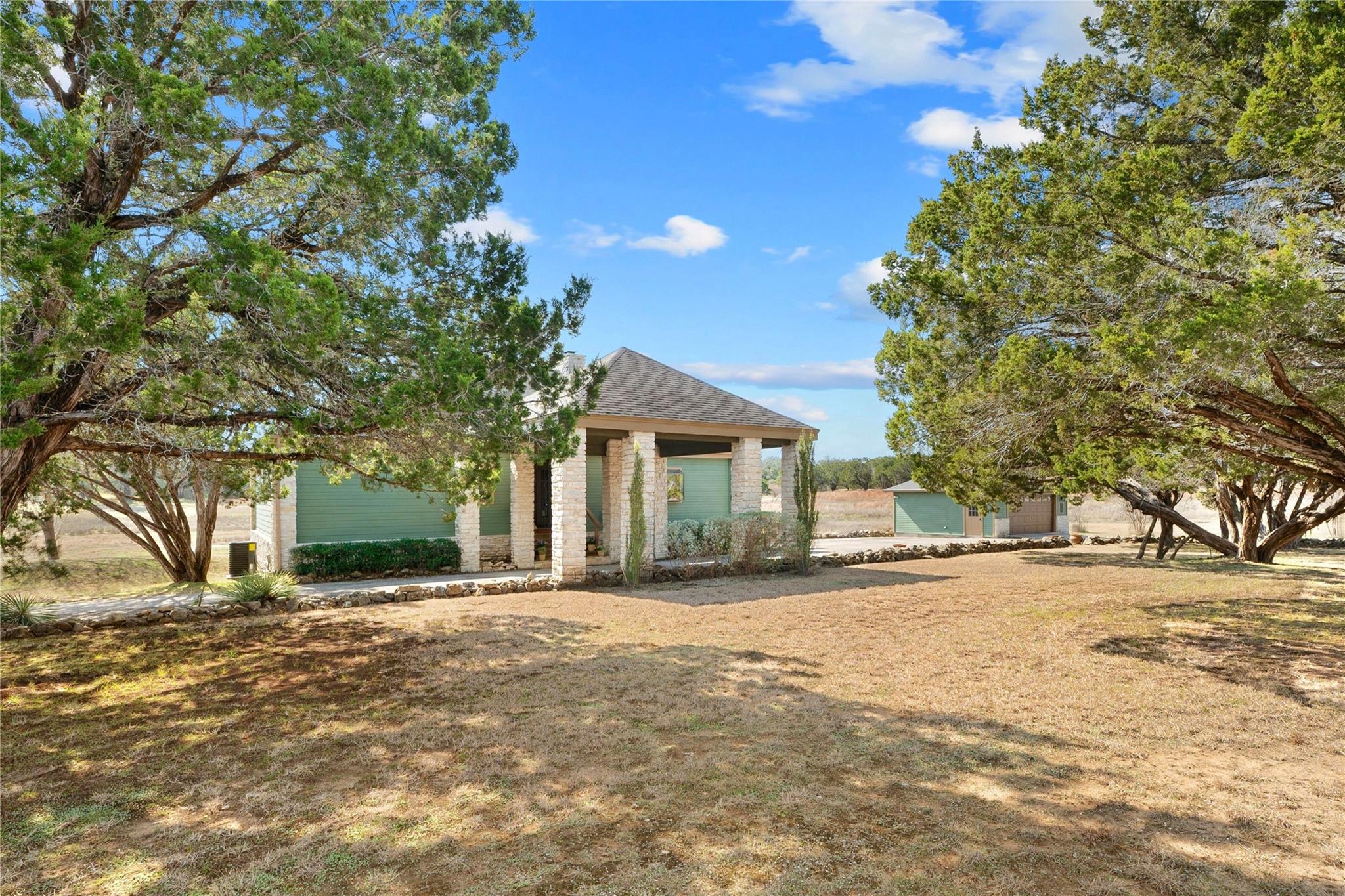 111 Ridge Harbor Dr, Spicewood, TX 78669
