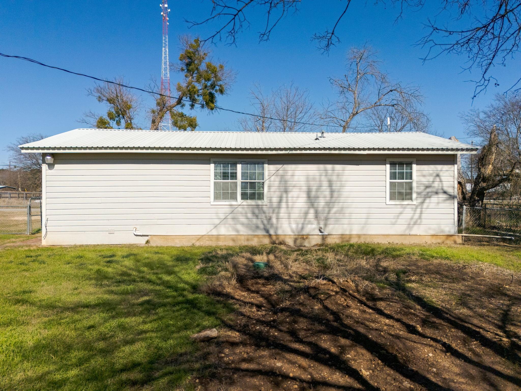 240 Orchard St, Kempner, TX 76539
