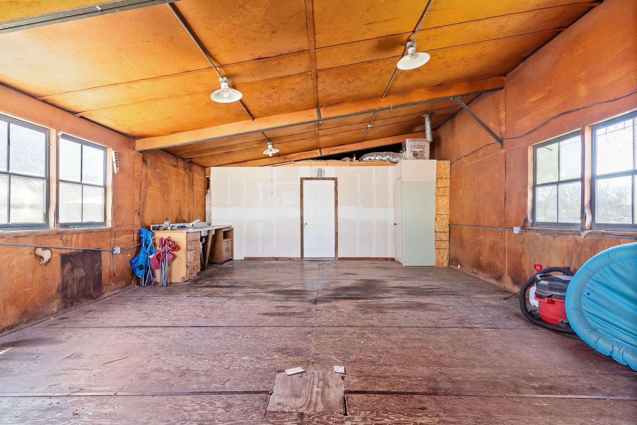 240 Orchard St, Kempner, TX 76539