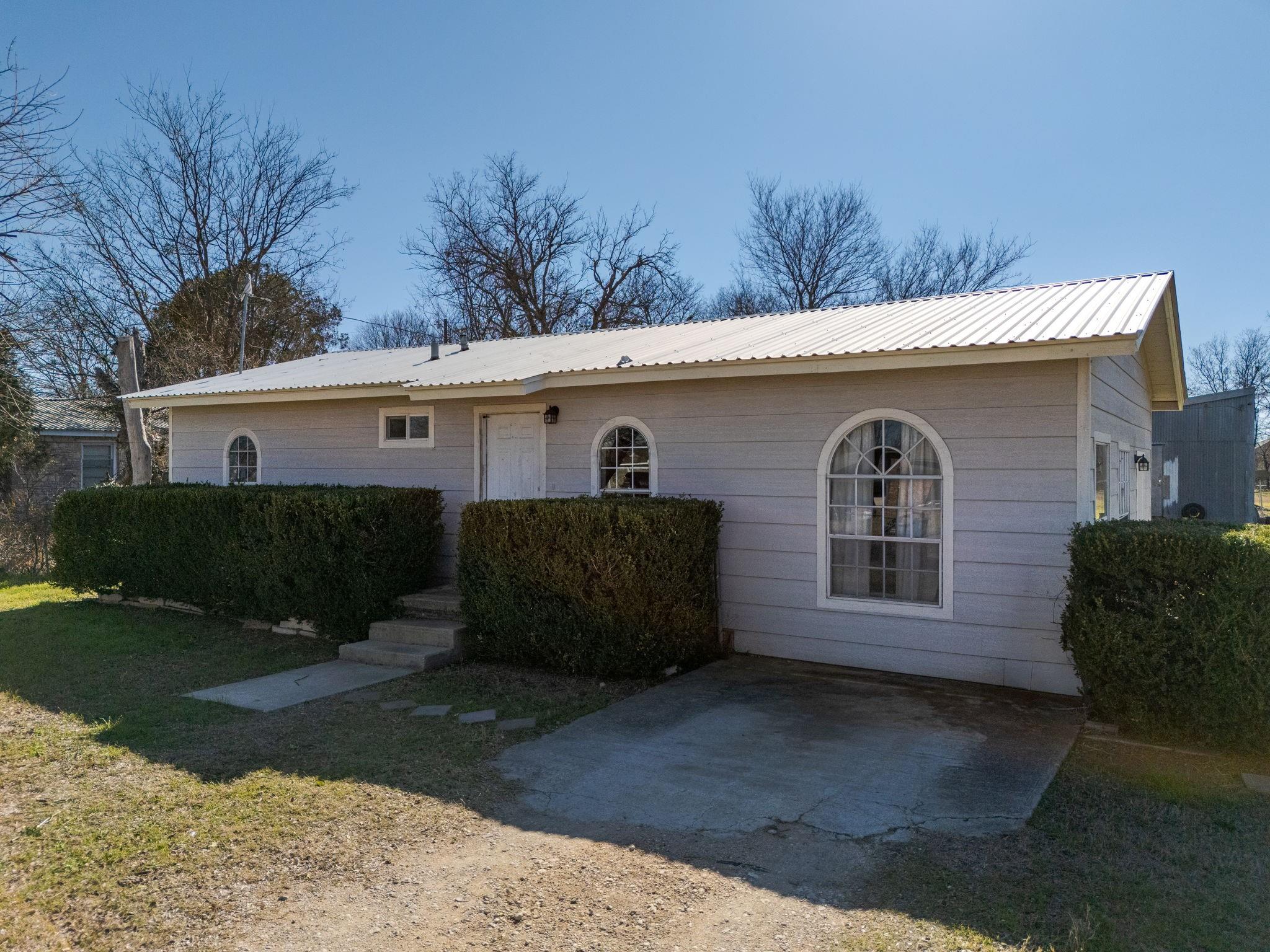 240 Orchard St, Kempner, TX 76539